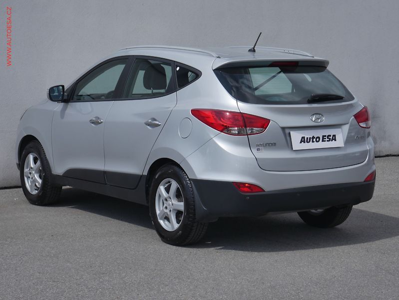 Hyundai ix35 (2012) 1.6 GDi, ČR, AC, tempo, park - fotka 6 z 18