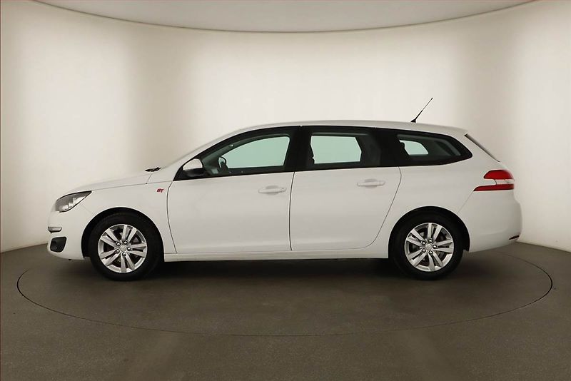Peugeot 308 (2017) 1.6 BlueHDi, Tempomat - fotka 3 z 13