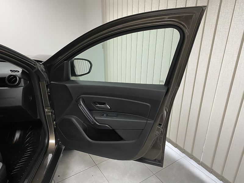Dacia Duster 1.0 TCe LPG ČR REZERVACE  - fotka 13 z 26