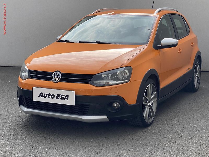 Volkswagen Polo (2012) 1.2 TSi, CROSS, výhřev sed - fotka 3 z 18