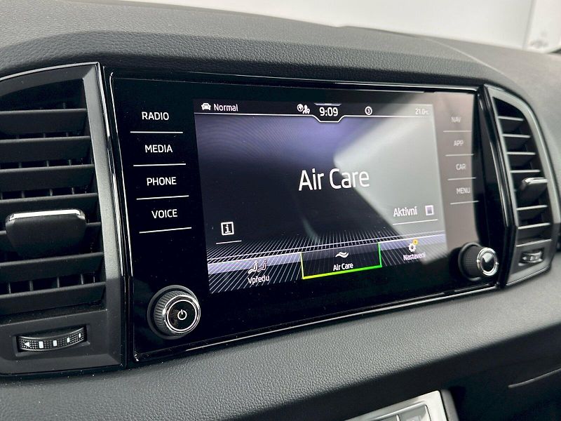 Škoda Karoq (2025) DSG 2.0TDI 110kW SportLine - fotka 21 z 34