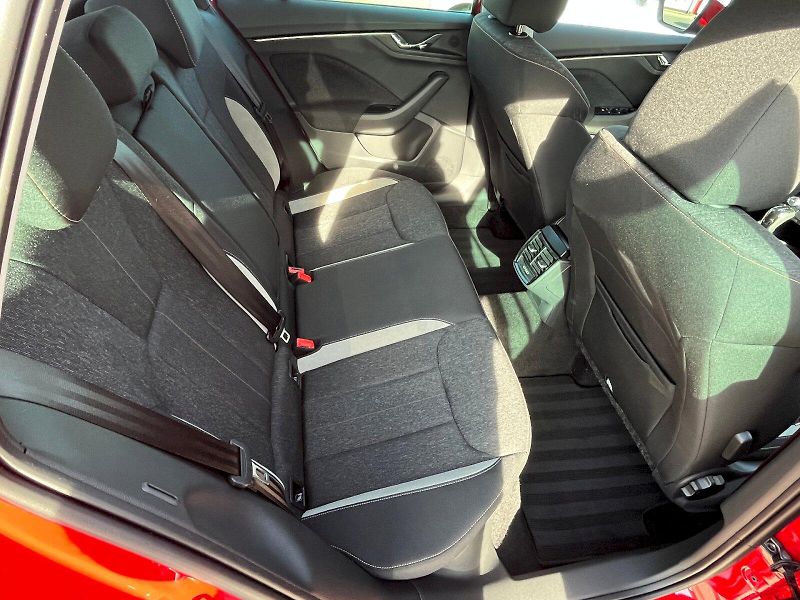Škoda Kamiq (2025) Top Selection 1,5 TSI / 110 kW - fotka 24 z 35