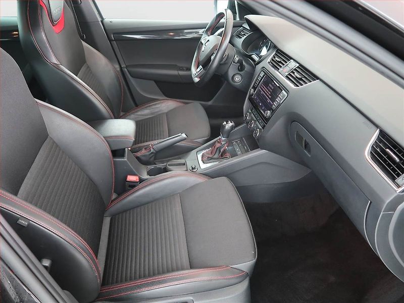 Škoda Octavia (2015) RS 2.0 TSI, Automat - fotka 9 z 22