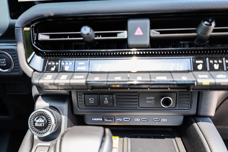 Toyota Land Cruiser First Edition 2.8 D-4D 205 k, - fotka 29 z 40