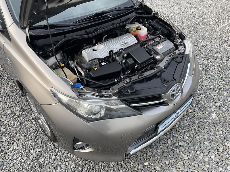 Toyota Auris 1.8i 16v HYBRID AUT NAVI CAM!! - fotka 65 z 166