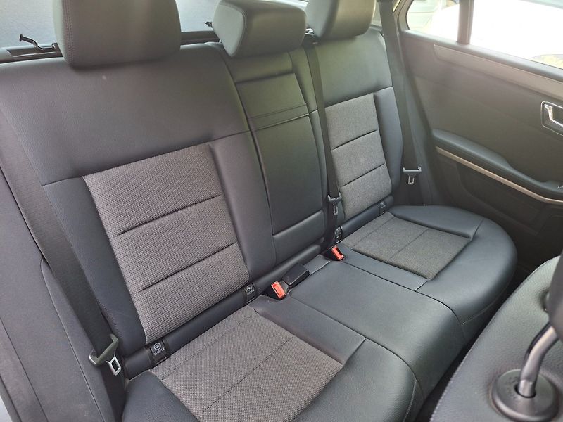 Mercedes-Benz Třídy E (2011) E 250 CDI 150kW 4MATIC - fotka 27 z 41