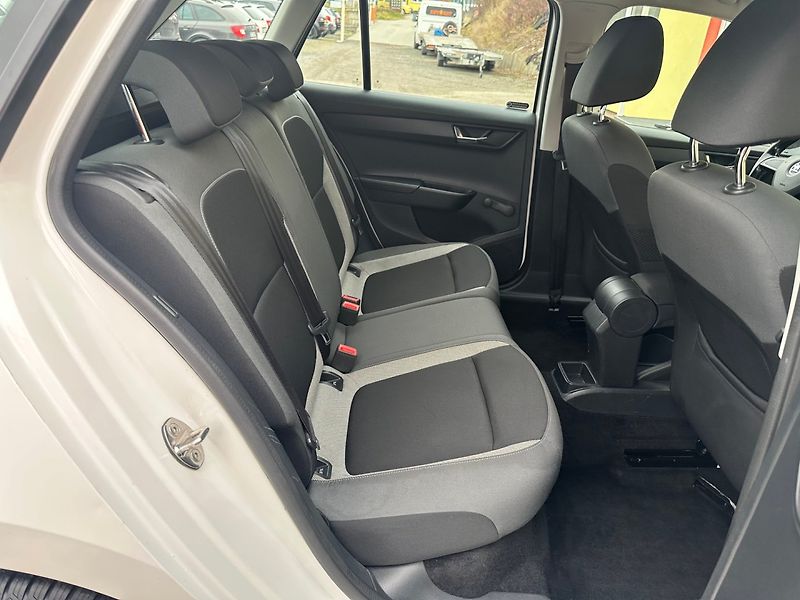 Škoda Fabia 1.4 TDi 1MAJ/ČR/DPH/Tempomat - fotka 18 z 36