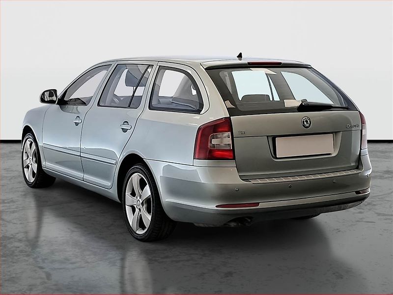 Škoda Octavia (2011) 1.9 TDI, po STK, slušný stav - fotka 4 z 17