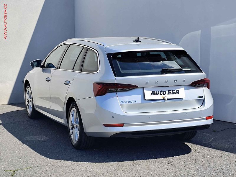 Škoda Octavia (2021) 1.5TSi, 2.maj,ČR, DSG, LED - fotka 6 z 27