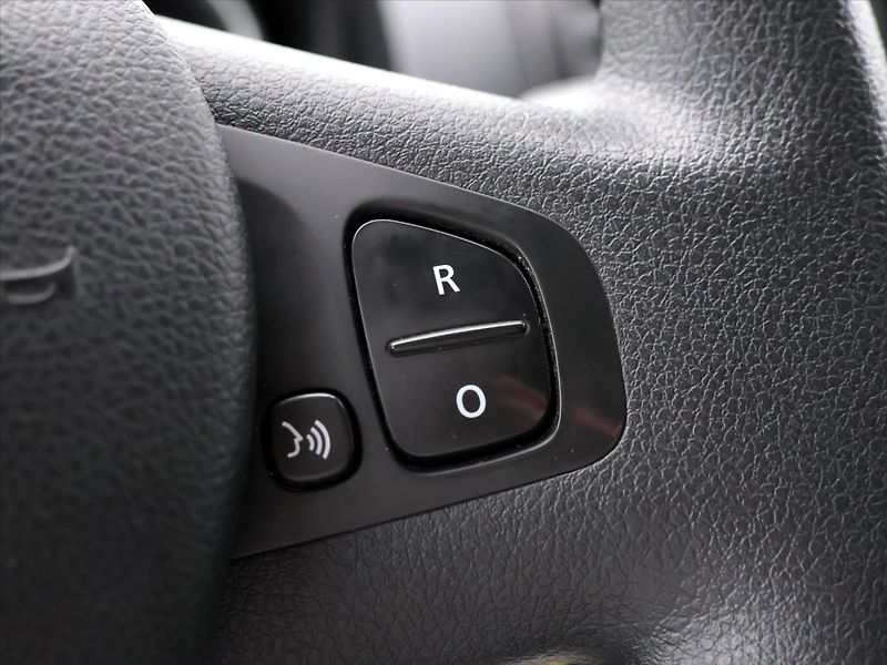 Opel Vivaro 1,6 DCTi BiTurbo 107kW DPH - fotka 21 z 35