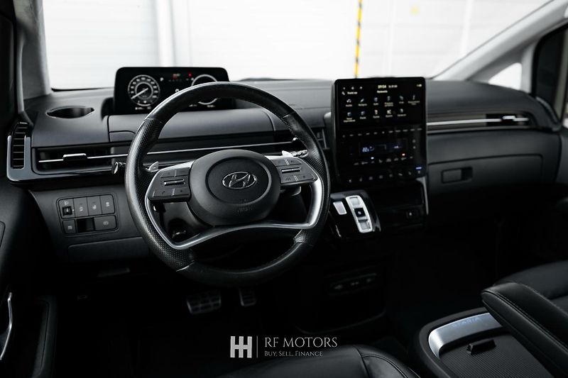 Hyundai Staria (2023) 2.2 CRDi Luxury 4x4 130kW - fotka 21 z 54