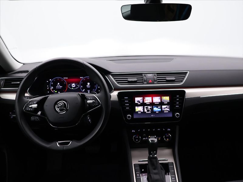 Škoda Superb 2,0 TSI 140kW Style DSG CZ DPH - fotka 21 z 28