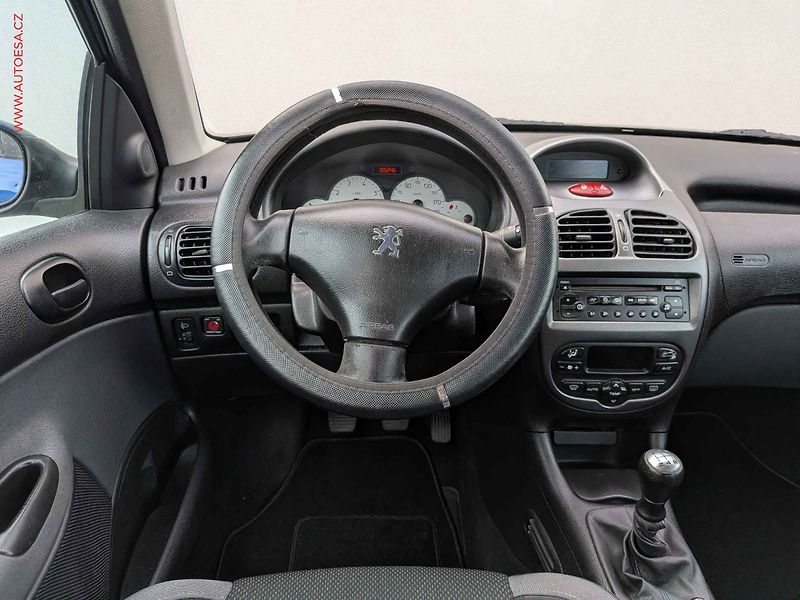Peugeot 206 (2006) 1.4i, AC - fotka 12 z 19