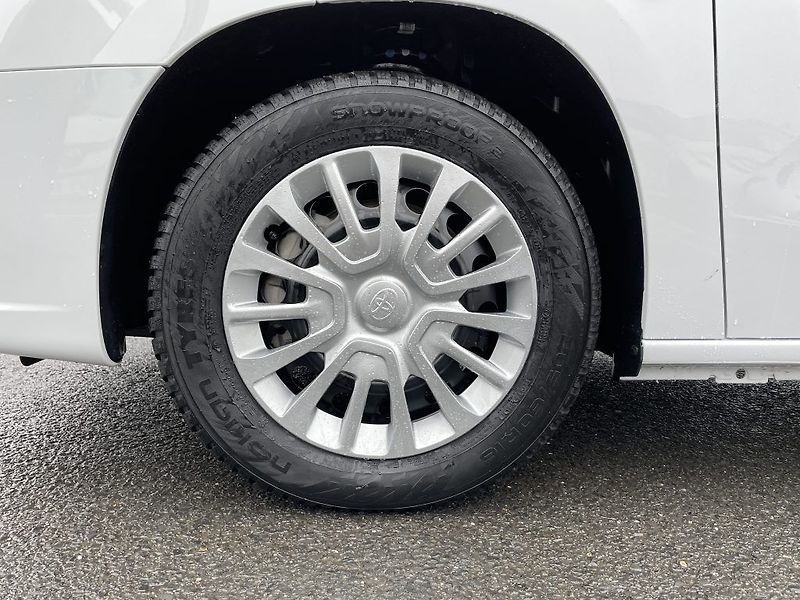 Toyota ProAce City Verso 1.5D 100k 6MT Business - fotka 10 z 26