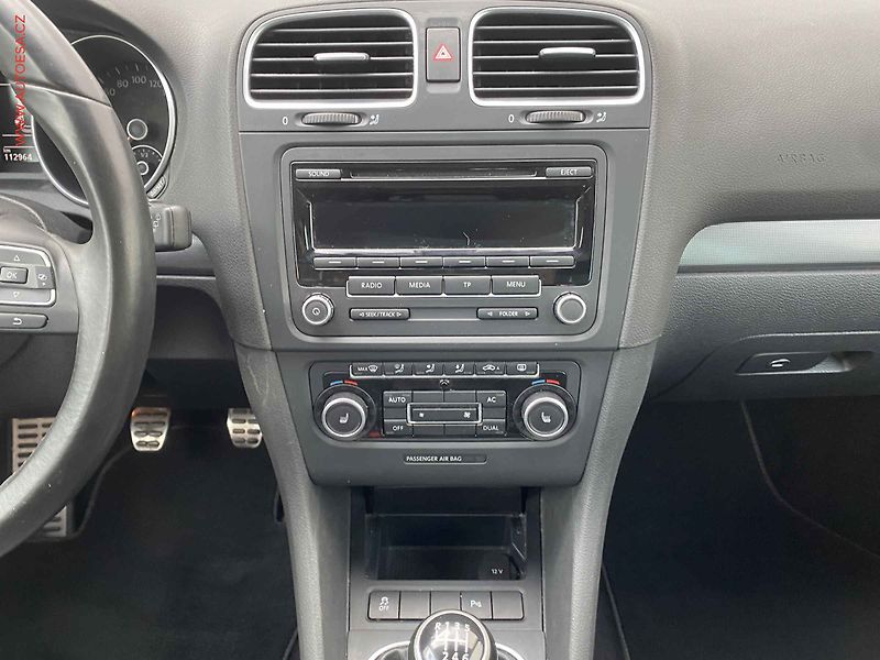 Volkswagen Golf (2012) 1.2 TSi, Style - fotka 12 z 17