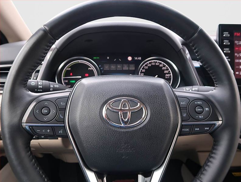 Toyota Camry (2024) Executive 2.5 Hybrid - fotka 16 z 25