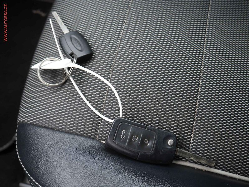 Ford Focus (2009) 1.6i, AC - fotka 17 z 17