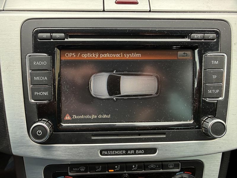 Volkswagen Passat 2,0TDI 4MOTION TAŽNÉ - fotka 17 z 21