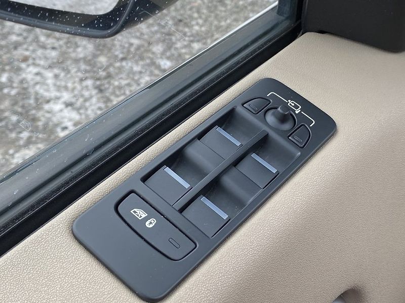 Land Rover Discovery Sport 2.0SD4, ČR-1m, plný servis - fotka 27 z 35