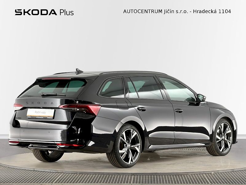 Škoda Octavia (2025) Combi DSG 1.5TSI 110kW SportLi - fotka 2 z 33