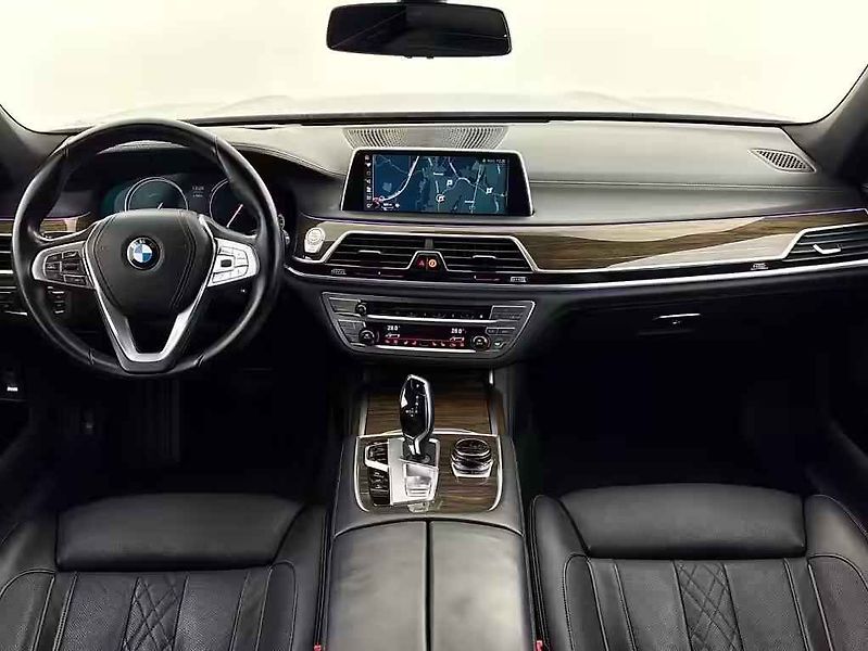BMW Řada 7 740d xDrive, 320PS/ČR/ZÁRUKA ! - fotka 15 z 25