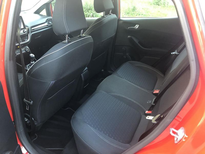 Ford Fiesta (2018) 1,0 NAVI AL kola rezervace - fotka 41 z 69