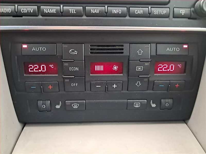 Audi A4 (2005) 2.0 TDI, Automat, nová STK - fotka 16 z 17