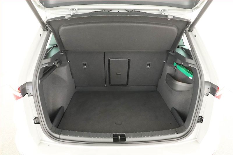 Škoda Karoq (2024) Fresh 1.5 TSI - fotka 15 z 16