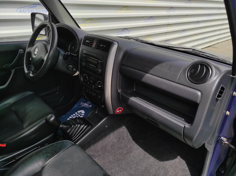 Suzuki Jimny 1,3i 62kW, 4x4, Tažné - fotka 14 z 32
