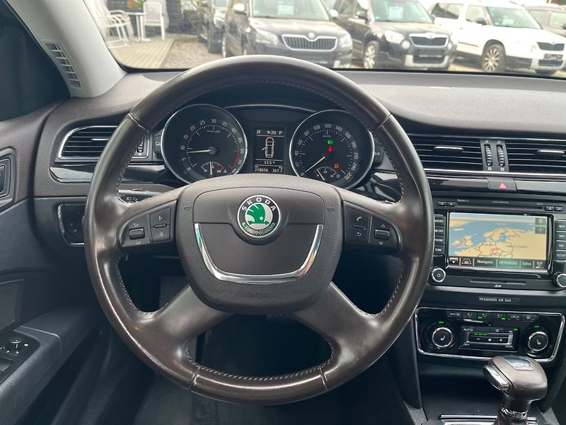 Škoda Superb (2012) 2.0 TDI Laurin a Klement - fotka 10 z 25