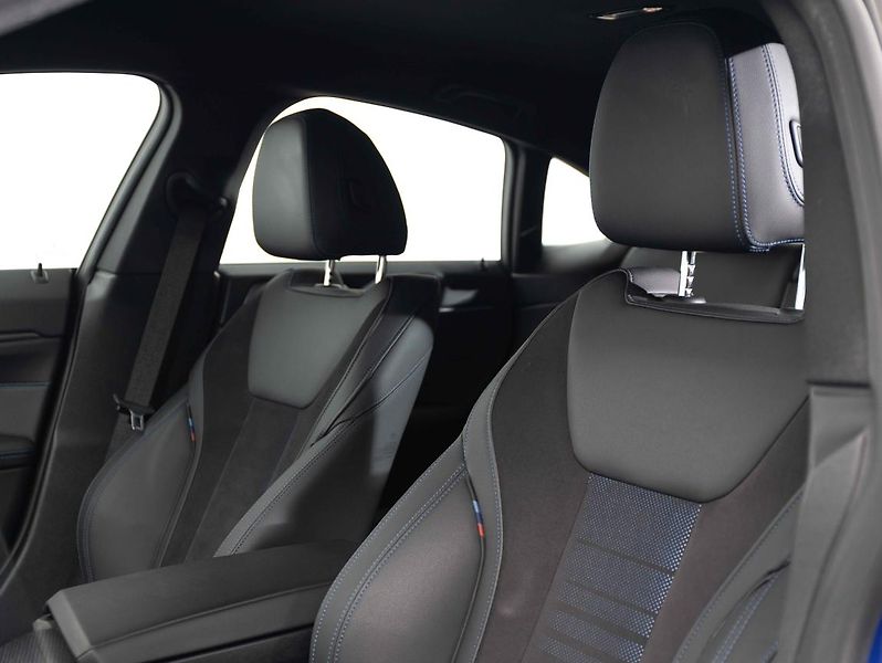 BMW i4 M50 xDrive - fotka 19 z 22