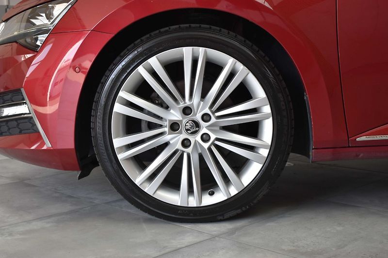 Škoda Superb 2.0TDI L&K*4xVÝHŘEV*DPH*ČR 1.M - fotka 42 z 49