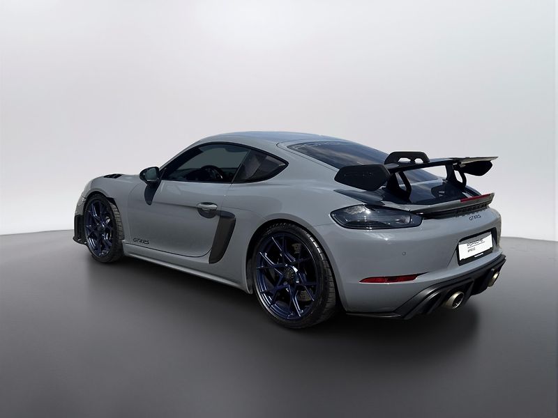 Porsche Cayman GT4 RS - fotka 3 z 30
