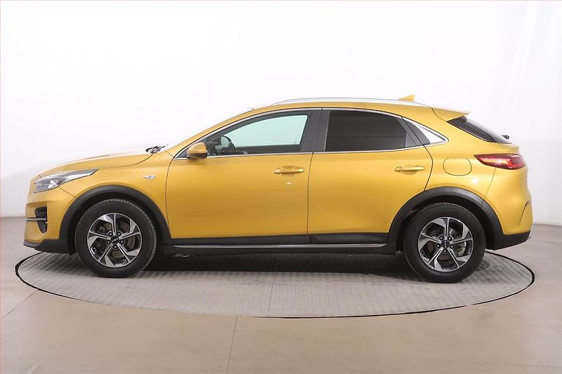 Kia XCeed (2022) 1.5 T-GDI, Serv.kniha - fotka 3 z 20