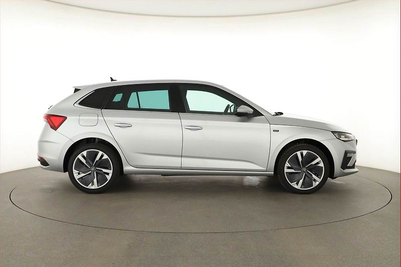 Škoda Scala (2025) 1.5 TSI, Drive, Matrix FullLed - fotka 6 z 22