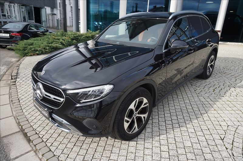 Mercedes-Benz GLC 2,0 220 d 4M 1. maj - fotka 2 z 13