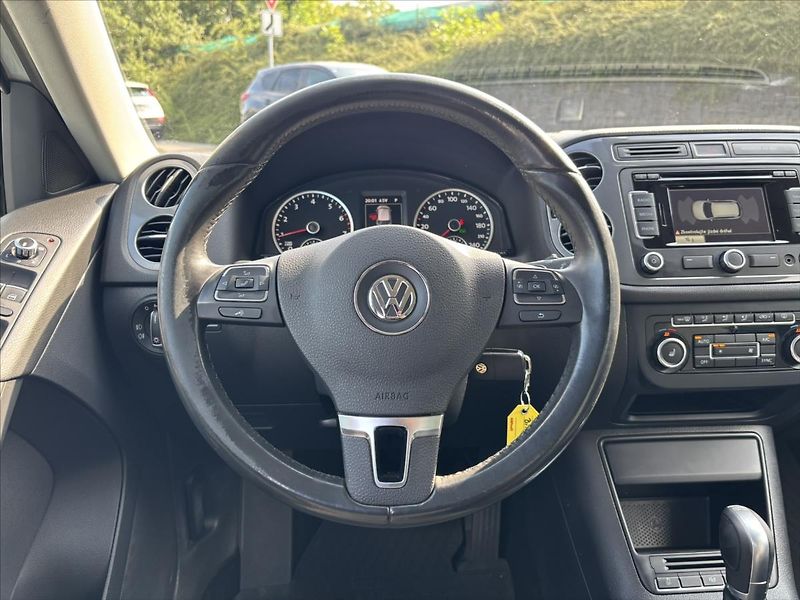 Volkswagen Tiguan 2,0 TSi 4x4 AT R-Line TOP STAV - fotka 16 z 40