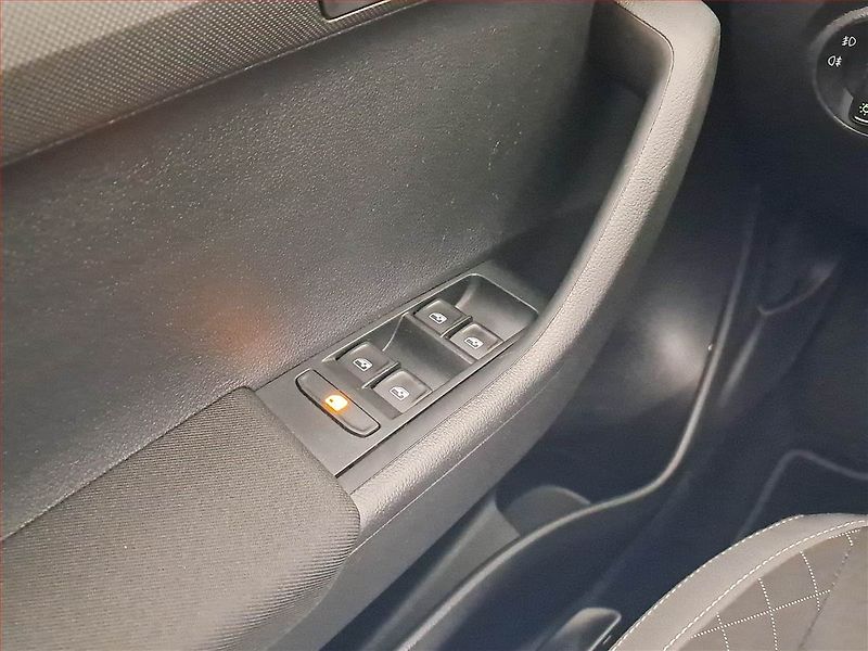 Škoda Fabia (2023) 1.0 TSI, ČR,1.maj, Tempomat - fotka 16 z 18