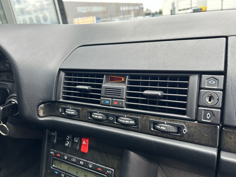 Mercedes-Benz Třídy S S 600 L V12 - fotka 22 z 33