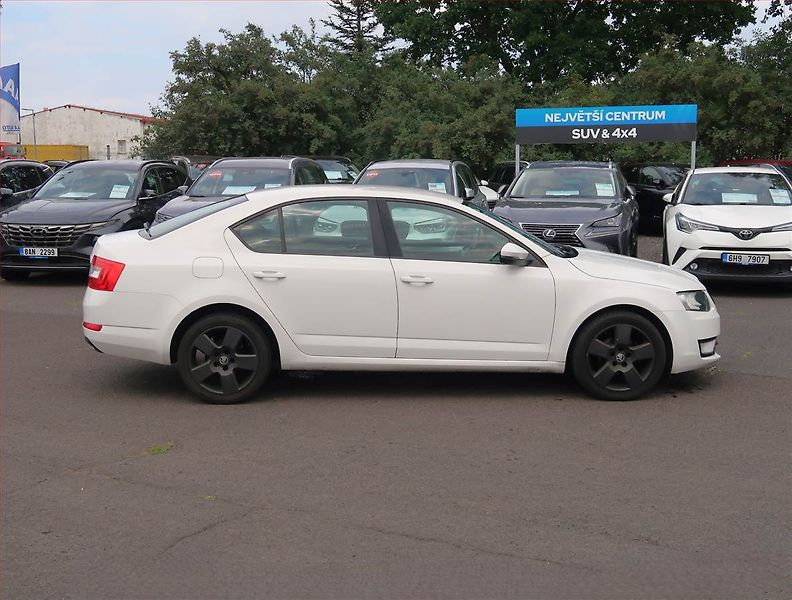Škoda Octavia (2015) Ambition 1.6 TDI, Automat - fotka 6 z 16