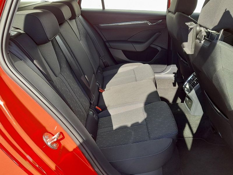 Škoda Octavia Combi M-HEV Style Plus Navi 1. - fotka 28 z 28