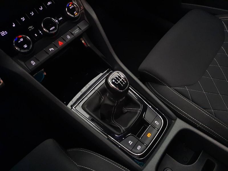 Škoda Karoq (2021) Sportline 2.0 TDI (110kW/150k) - fotka 14 z 26
