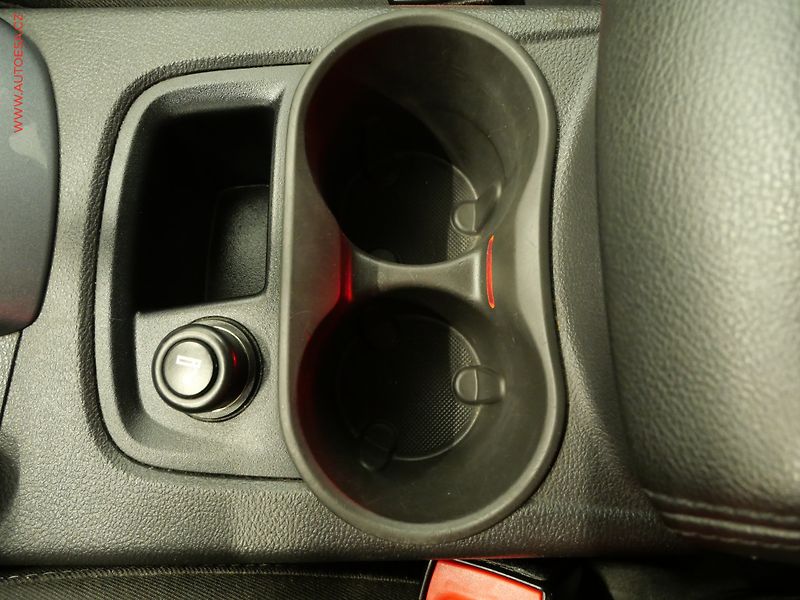 Ford Focus (2012) 1.0 EB, Klima - fotka 19 z 20