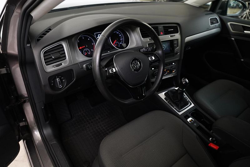 Volkswagen Golf - fotka 14 z 27
