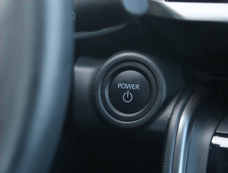Toyota C-HR (2025) 1.8 Hybrid - fotka 17 z 24
