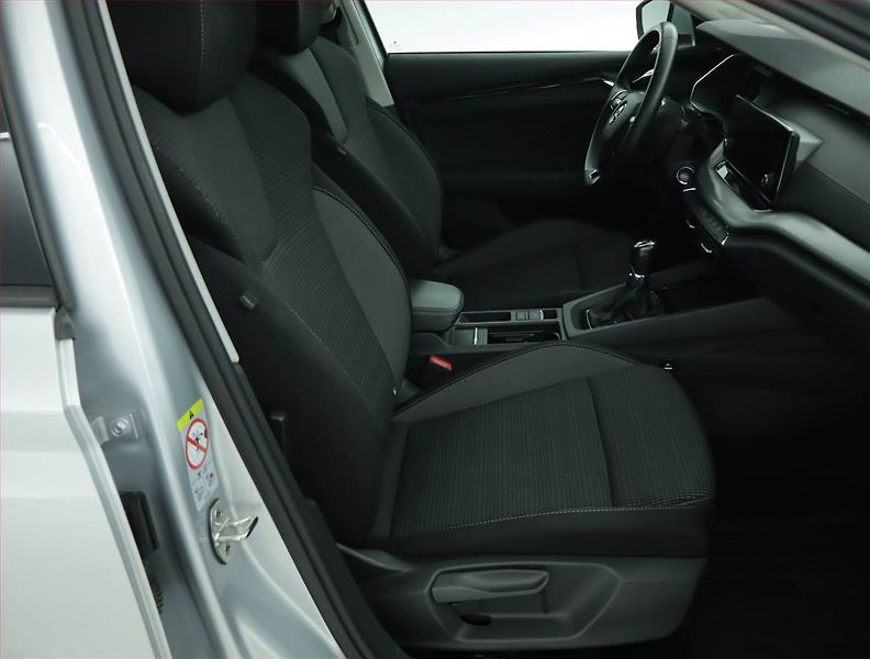 Škoda Octavia (2023) Ambition 2.0 TDI, ČR,1.maj - fotka 9 z 15
