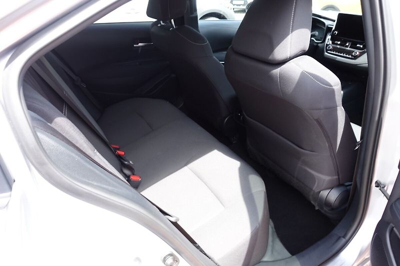 Toyota Corolla 1,5 BA M/T Comfort + Style + T - fotka 13 z 32