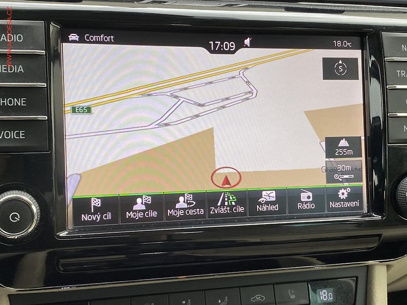 Škoda Superb (2016) 2.0TDi, L&K, DSG, panor - fotka 19 z 20