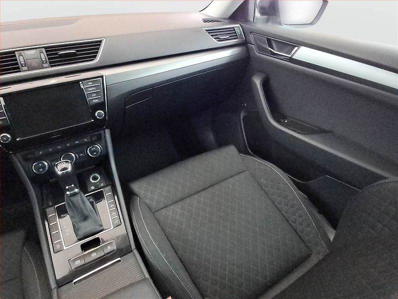 Škoda Superb (2015) Style Plus 1.6 TDI, Automat - fotka 8 z 24