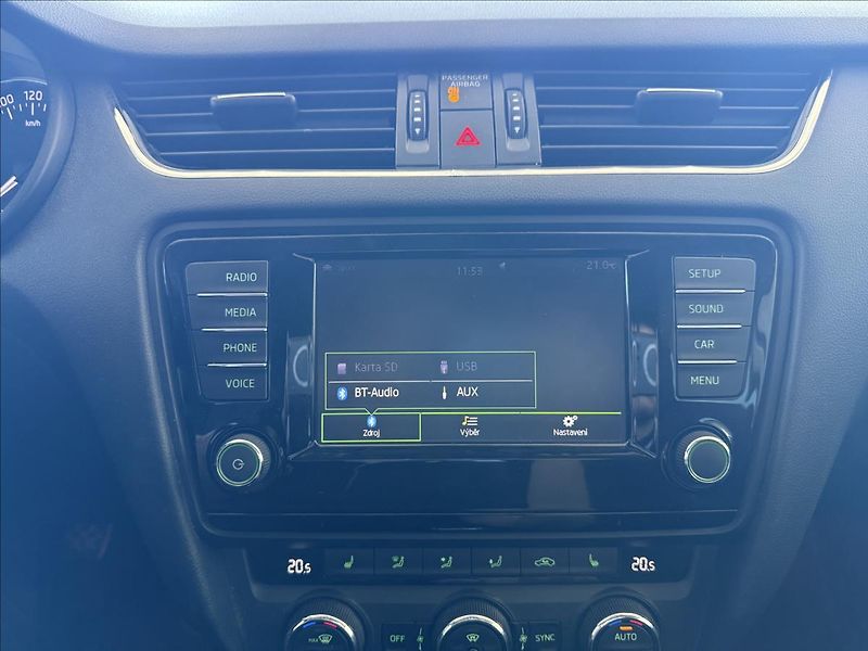 Škoda Octavia 1,4   TSI 110kW,SERVISKA,ČR - fotka 18 z 28